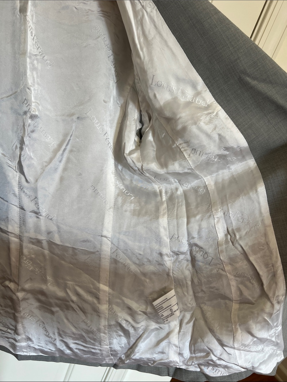 Louis Feraud Gray Blazer with White Lace Trim - Picture 11 of 16